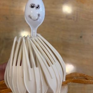 ♻️ Reutilizăm lingurițele de plastic! ♻️