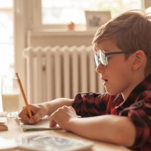 4 tehnici de studiu eficiente, confirmate de Harvard, pentru copiii din ciclul primar