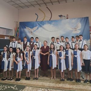 🎓✨ Clasa a IV-a a organizat cu emoție activitatea „Adio, clase primare!”